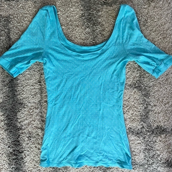 Womens blue top with white polka dots express - Picture 1 of 2